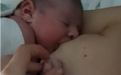 Los pediatras recomiendan la lactancia materna incluso cuando la madre está infectada por COVID-19
